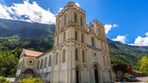 L'église de Sainte-Anne et sa façade sculptée, La Réunion